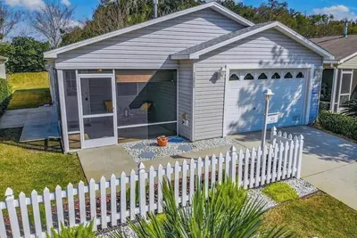 Image de The Villages Lifestyle, Steps Away From Lake Sumter Square