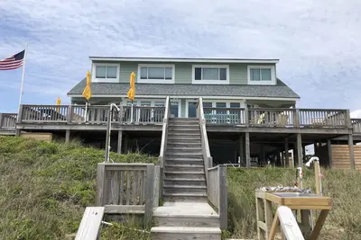 Image de Remodeled Oceanfront Duplex in Quiet Ocean Oaks near the Point