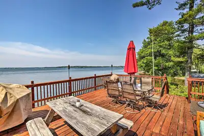 Image de 1000 Islands Cabin in Chippewa Bay by RedAwning