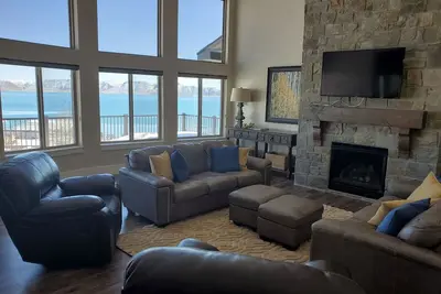 Image de Huge Luxury Home-Stunning Views; Sleeps 42+, Parking, Club House-Pool/Activities