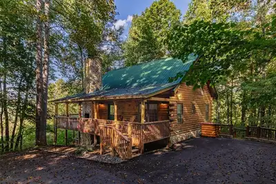 Image de Private log cabin with scenic view in gated community