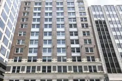 Image de Luxurious living right in the heart of Downtown!