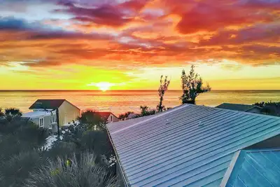Image de Majestic Sunsets on the Beach just 50 steps away + 2 King beds