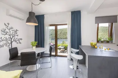 Holiday Sea Side Apartment