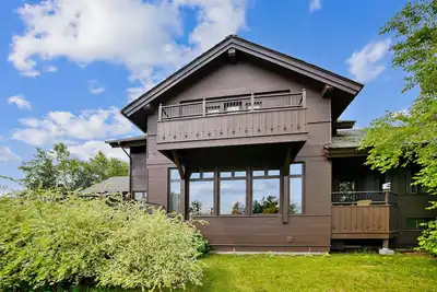 Image de Year-Round Luxury Mountain Villa @ Trapp & Stowe with Resort Amenities Included!
