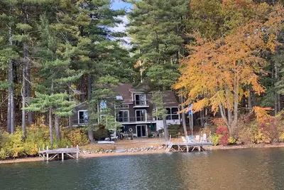 Image de Beautiful Private Waterfront Home