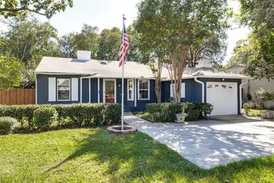Image de Pet friendly, centrally located urban retreat
