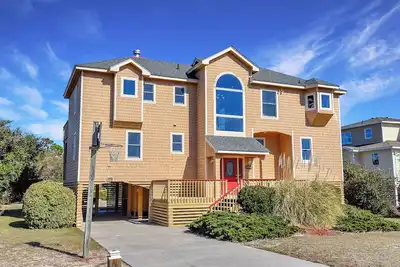 6br, 6bth, walk 2 everything - beach, shopping, restaurants/bars