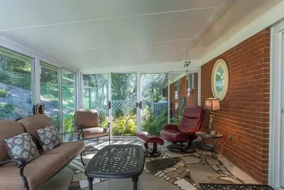 Image de Mtn Retreat~Mins to Downtown Burnsville, WiFi+Grill, Ev Level 2 Charger, Private
