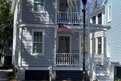Image de Completely Renovated Historic Home in Perfect Location of Downtown Beaufort