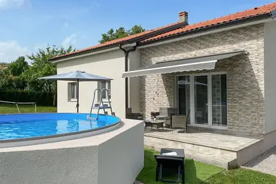 Image de Superbe maison Ă Kastav avec WiFi