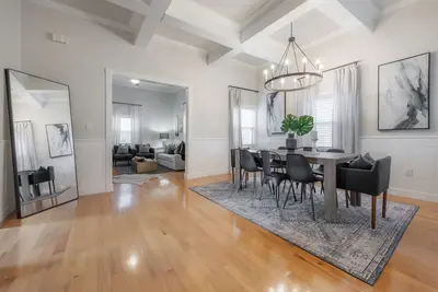 Image de Prime Location: Steps to Armature Works & Riverwalk - Stylish Bungalow