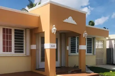 Image de Charming Home Airport-Beach-Water\nSolar Panels