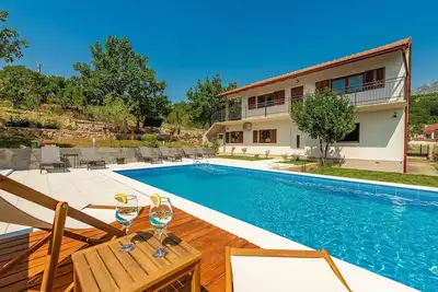 Image de Belle maison Ă Muskovci avec WiFi