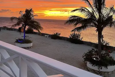 Image de Oceanfront 2 story duplex Unit 8b