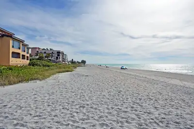 Image de Comfortable beachfront home