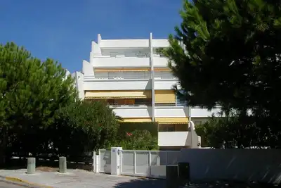 Image de Beau studio tout confort parking-piscine sans vis à vis