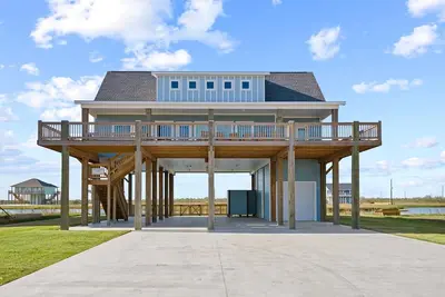 Image de Stay Awhile - New, Beautiful 2nd Row, 4 Bedroom, 3. 5 bath, Amazing Views! !