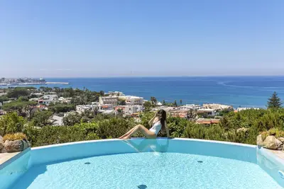Image de Villa dei Lecci Bianca - Private infinity pool villa on the sea