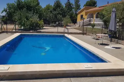 Image de House with pool, barbecue and private garden, for the exclusive use of the tenant.