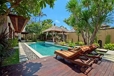Image de Luxury Villa: Private beach entrance; TripAdvisor Excellence Award 2013