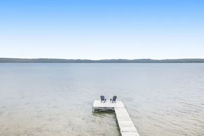 Image de Big Glen Lake - Large Waterfront Home