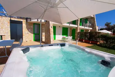 Image de Sea view villa with garden and private hot tub 244