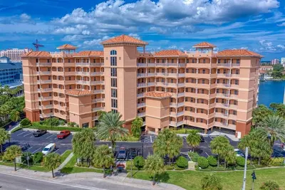 Image de Luxury at it's finest in this Harborview Grande Beach Get-Away!
