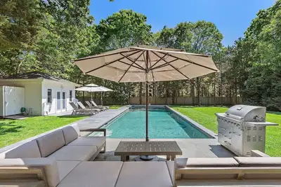 Image de Barnes Landing Beach community with private bay beach.
