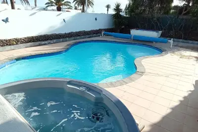Image de Detached villa a stone's throw from the center of Playa Blanca.
