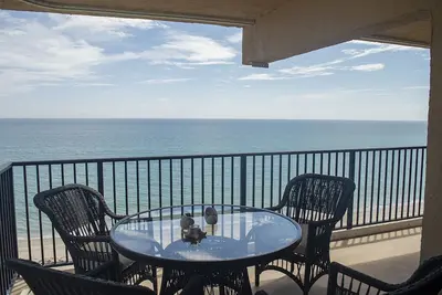 Image de Penthouse Corner Unit on the Beach