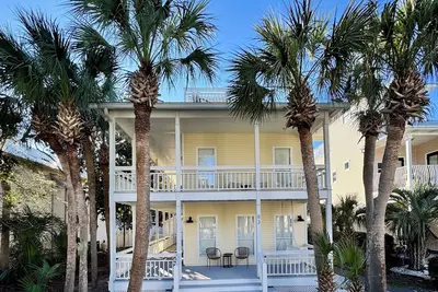 Image de HipNautic ~ Freshly updated~ Gulf Views ~ Heated Private Pool ~ 3 Br + Loft