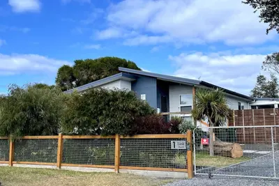 Image de One Link Road - modern home
