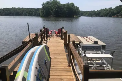 Image de Pontoon Boat, Ski boat with tubes & jet ski rentals, hot tub, pool table & more