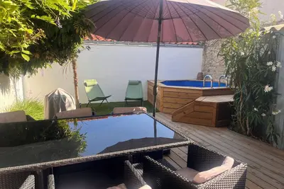Image de Maison avec sa piscine Xxs, Coeur de Ville Ă 900 m de la Plage