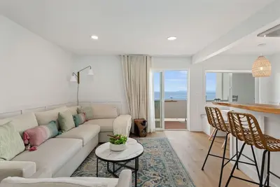 Image de Gorgeous Carp Shores 206 Beachfront View