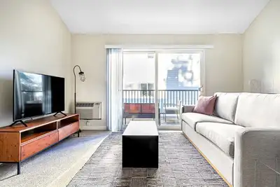 Image de Crisp Santa Clara 2br w/ Parking, Gym, walk to Groceries, by Blueground