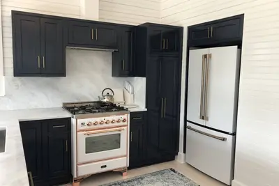 Image de Renovated Luxury home Sumner’s Crescent Walk to Mikes Bites, E. Beach & Shoal’s