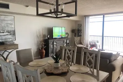 Image de Beautiful Condo on Madeira Beach