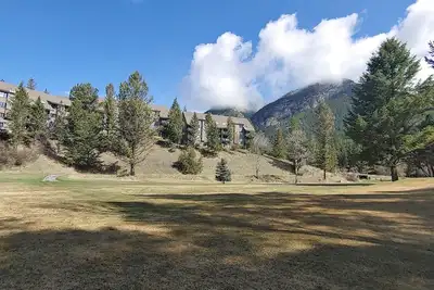 Image de Mountain views on the golf course & making friends with the Big Horn Sheep!