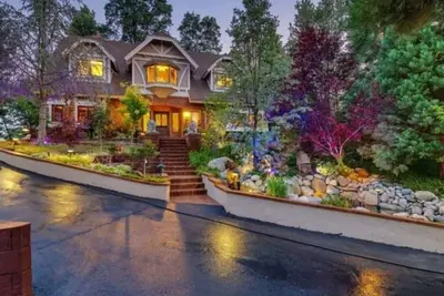 Image de Candyland Estate, Guest house, Indoor Spa, Sauna and Dock for Swimming and Fishing