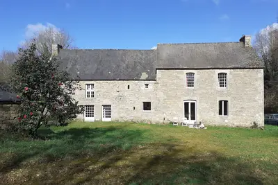 Image de Longère au milieu des bois
