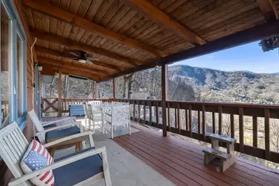 Image de Incredible Views+Luxury Hot tub+Amazing Game Room!