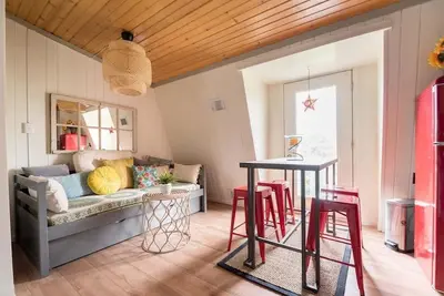 Image de Geneva Beach House Como Suite |Easy Half Mile Walk to the Lake |Shared Backyard |Parking
