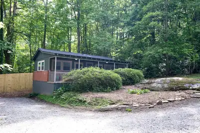 Image de Explore & Bike from Upscale Cabin near Brevard