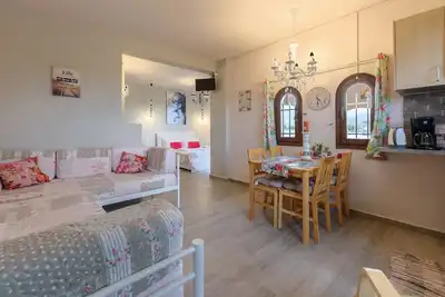 Image de Bungalow Next To The Beach (Posidone) In Malia