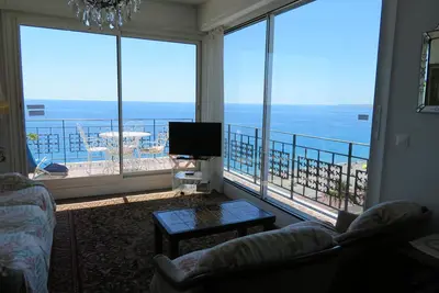 Image de Superbe appartement front de mer, pieds dans l'eau, vue panoramique, 6 ème étage.