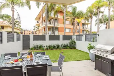 Image de Kristie Court 3 7 Weatherly Close with air con and close to the beach