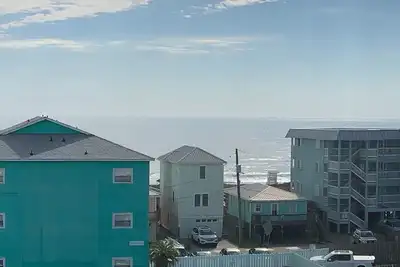 Image de Ocean view, Walkable to Everything in the heart of Carolina Beach