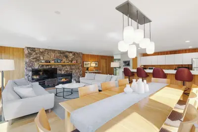 Image de Spacious 3br • Stone Fireplace • Family-Friendly Vail Mountain Retreat